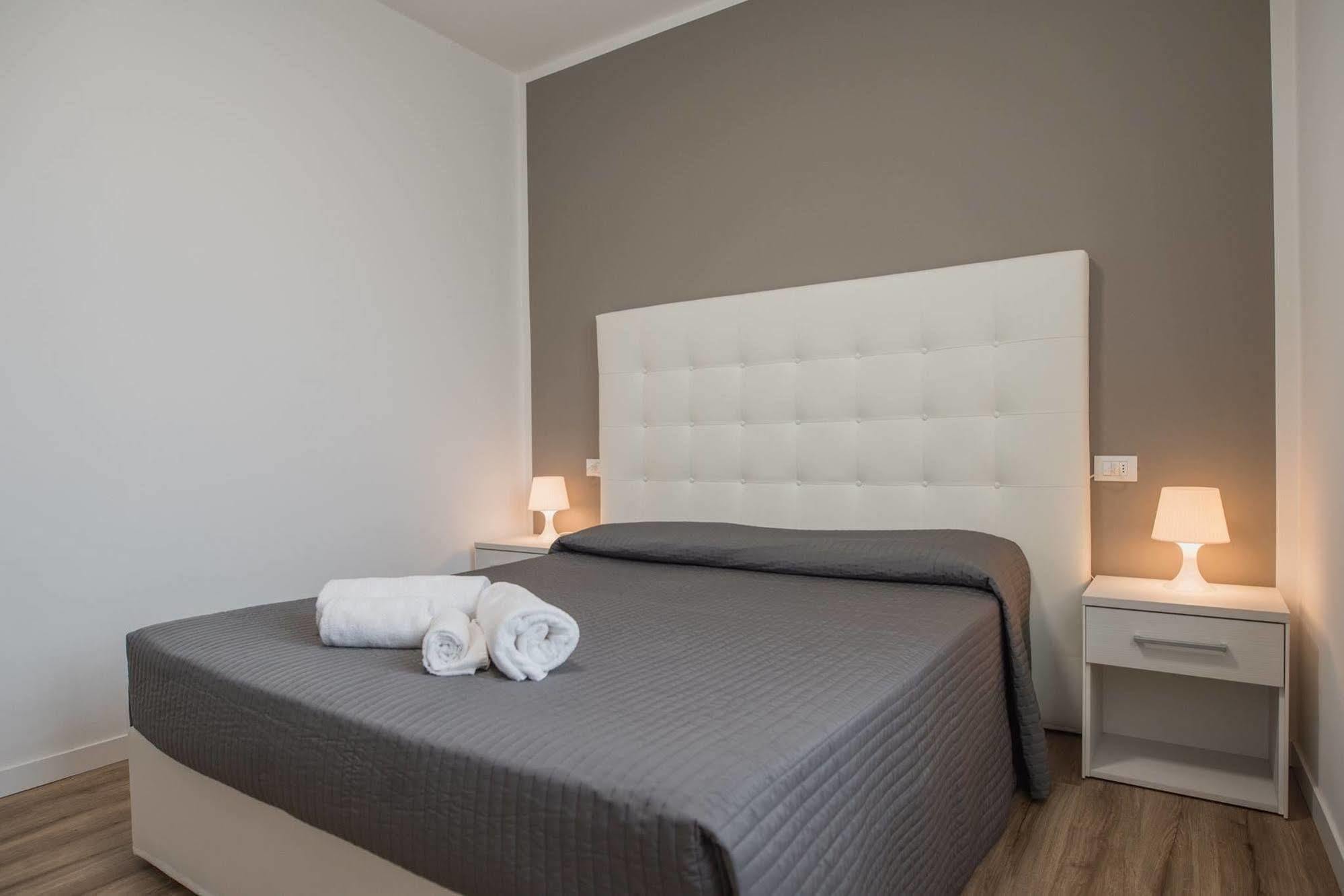 Albergo Al Sole Castelnuovo del Garda Kültér fotó
